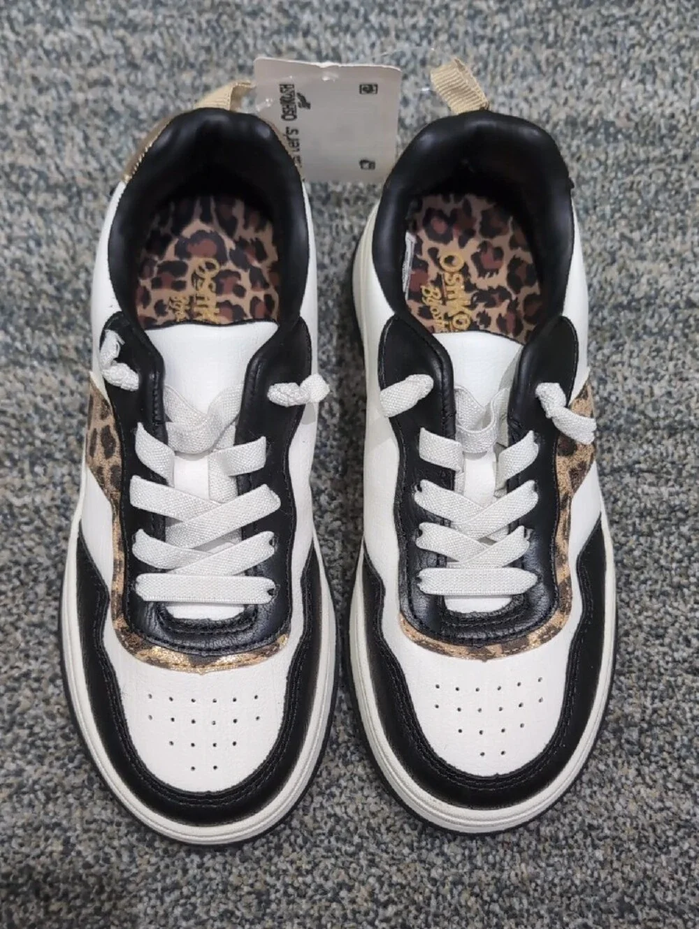 NEW OshKosh B'gosh Carter's White and Black Kids Sneakers Patterned Lining Sz 1